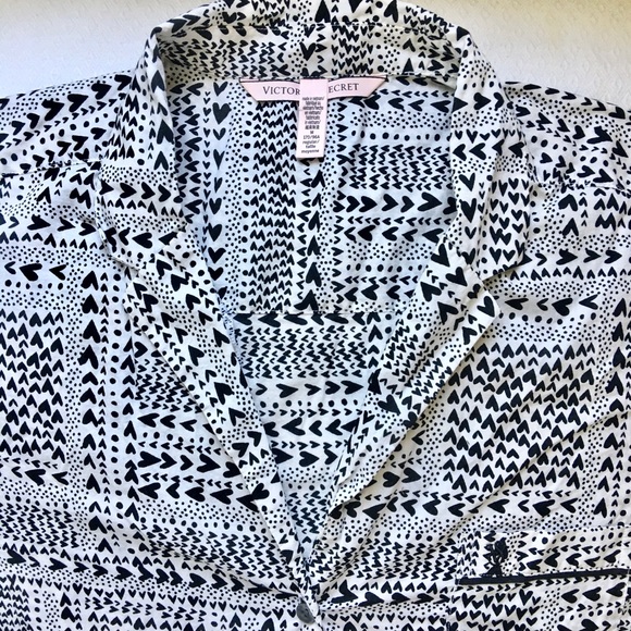 Victoria's Secret Other - Heart-print Victoria’s Secret sleep 😴 shirt!❤️